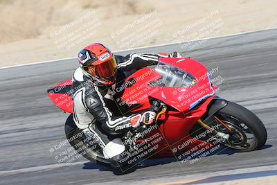 media/Dec-01-2025-Moto Forza (Mon) [[2daa91e15f]]/2-Intermediate Group/Session 4 Turn 9/